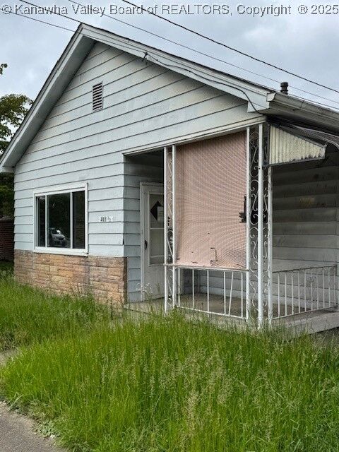 311 1/2 Westmoreland Drive  Charleston WV 25302 photo