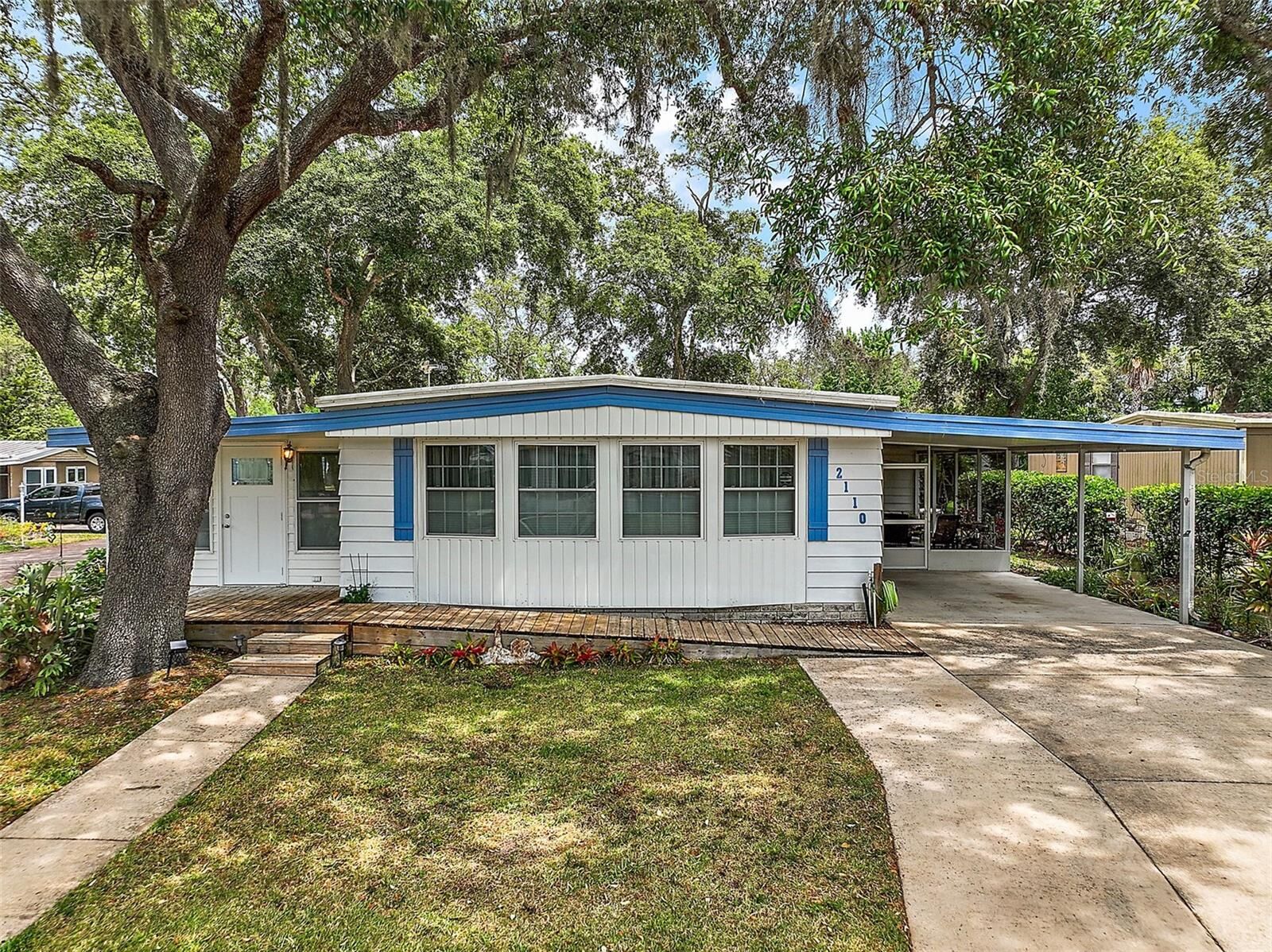 Property Photo:  2110 Oak Circle  FL 32757