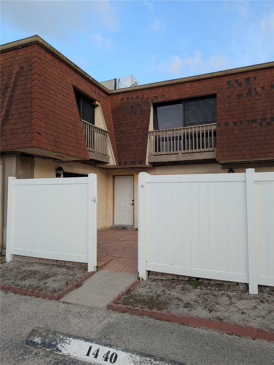 Property Photo: 8114 Oak Trace Way D FL 33634