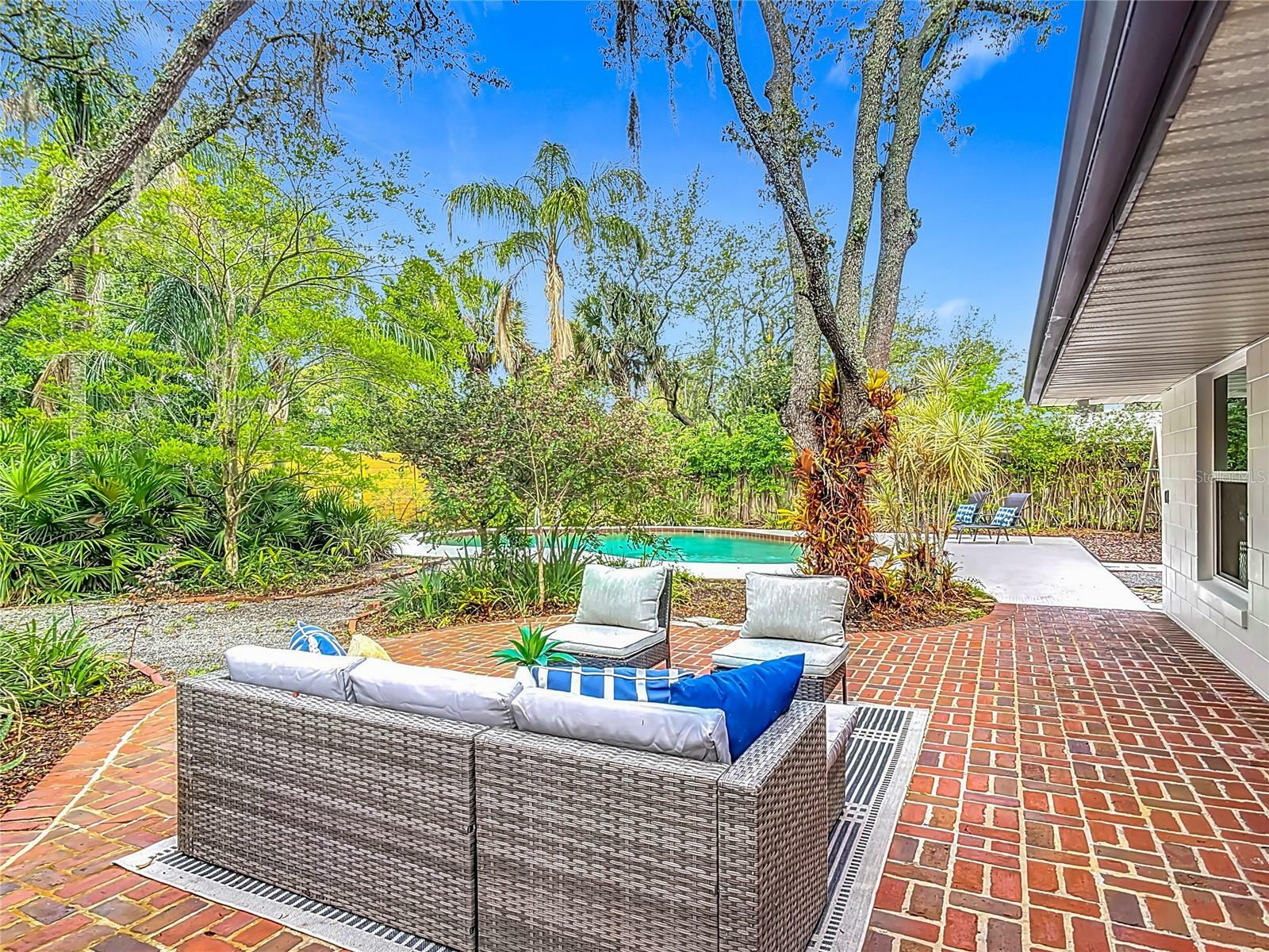 Property Photo: 2350 Worthington Road FL 32751