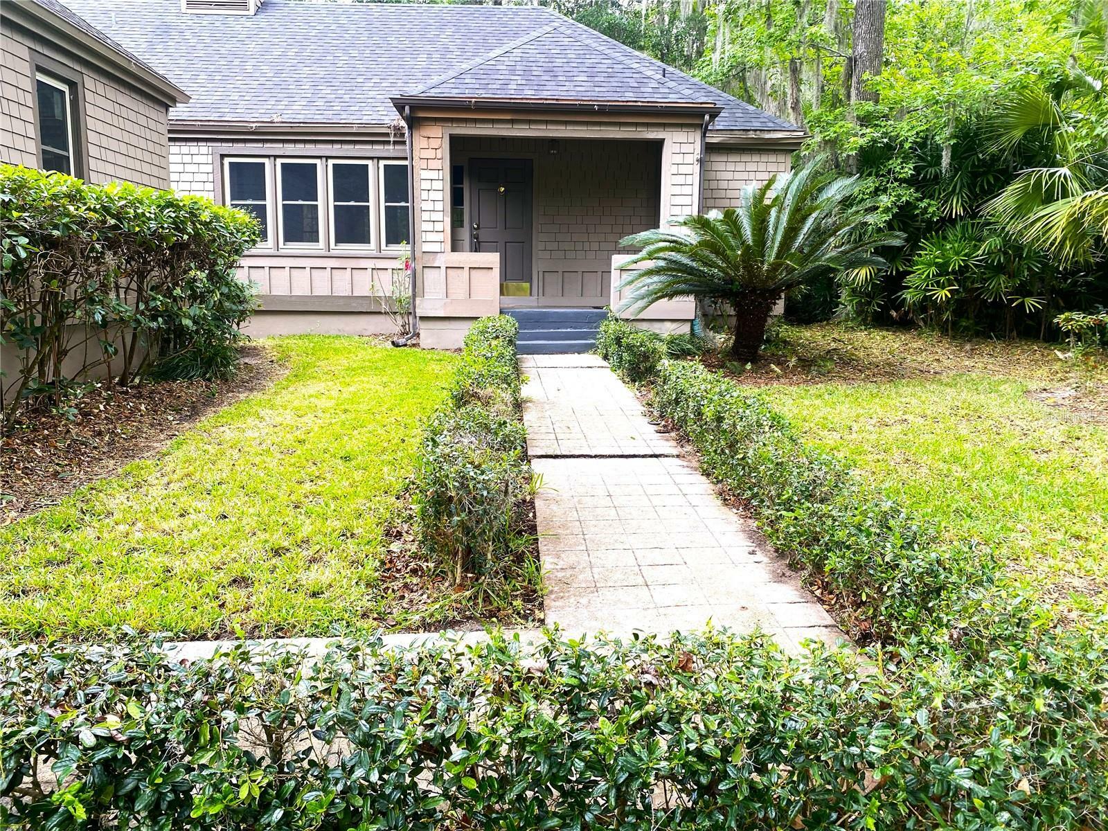 Property Photo: 8502 SW 52nd Place FL 32608
