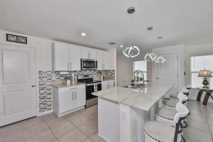 Property Photo:  2858 Star Anise Lane  FL 33598 