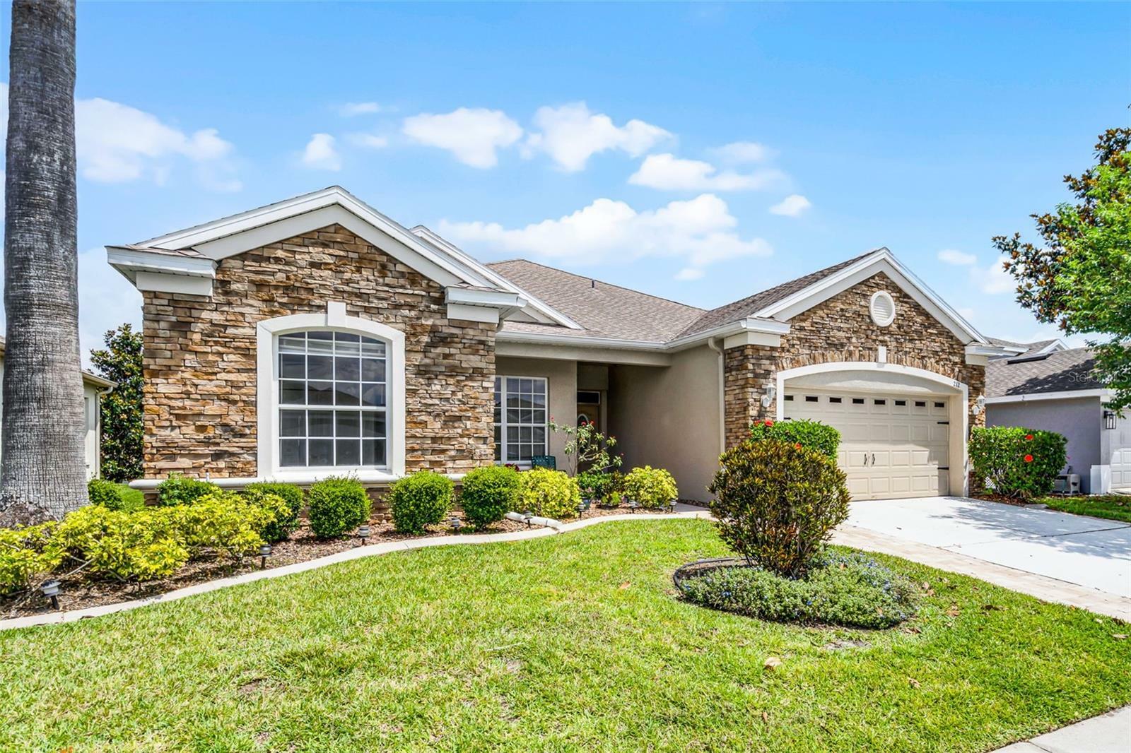 Property Photo: 212 Tavestock Loop FL 32708