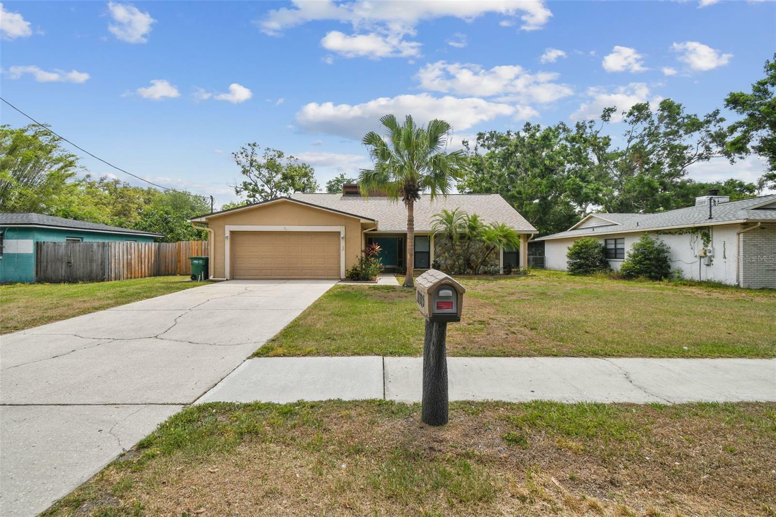Property Photo: 11315 N Armenia Avenue FL 33612