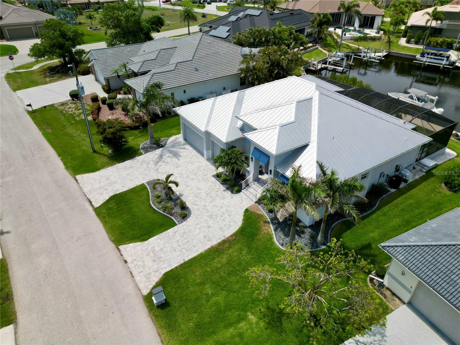 Property Photo: 1306 Osprey Drive FL 33950