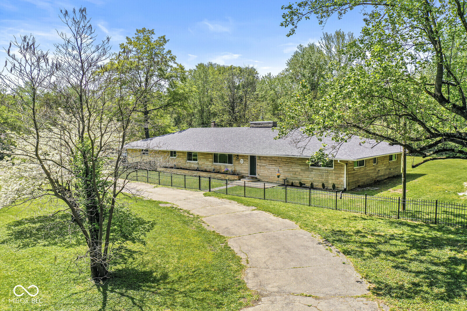 6464 Whitley Lane  Indianapolis IN 46260 photo