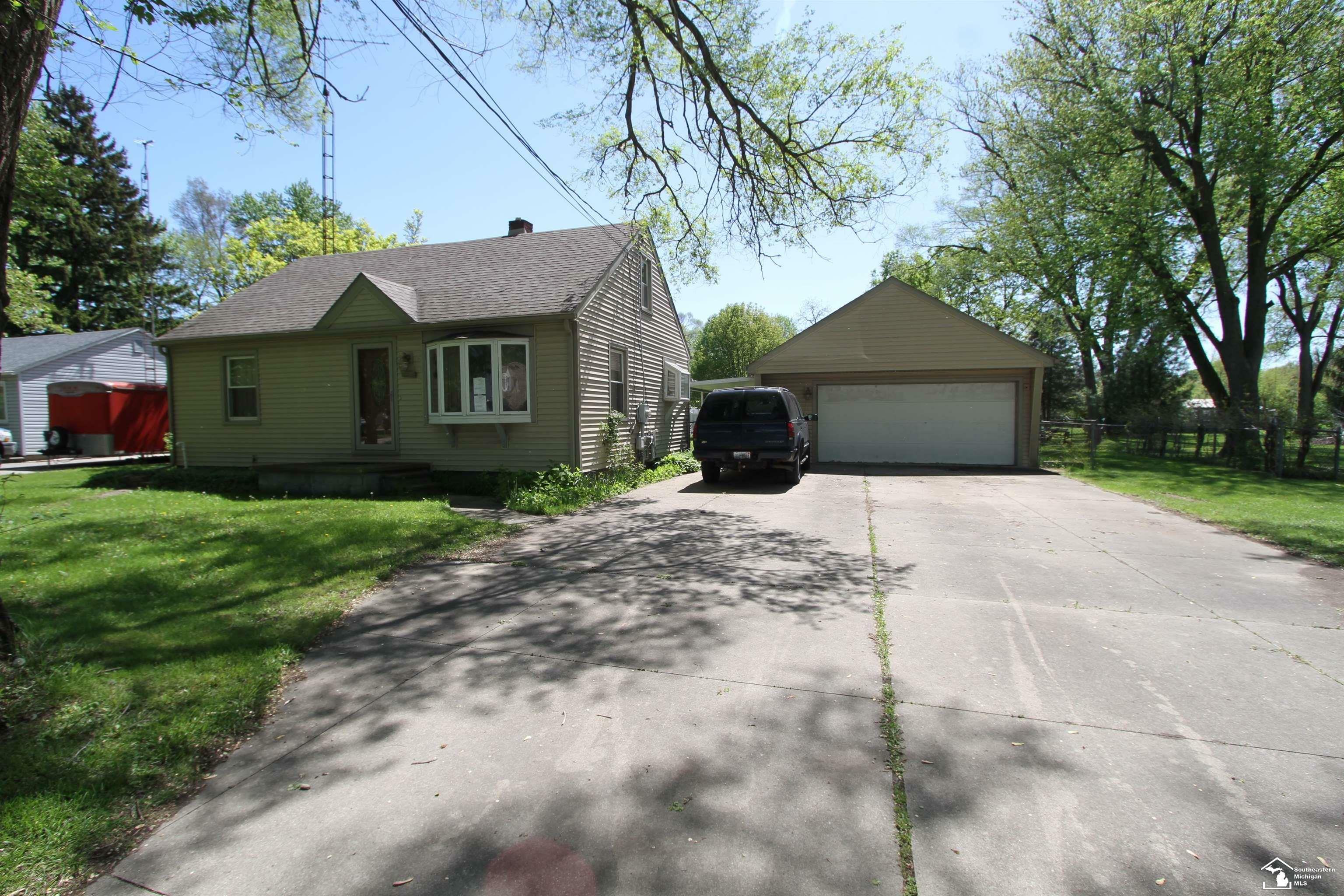 Property Photo: 15486 Dayton Road MI 48161