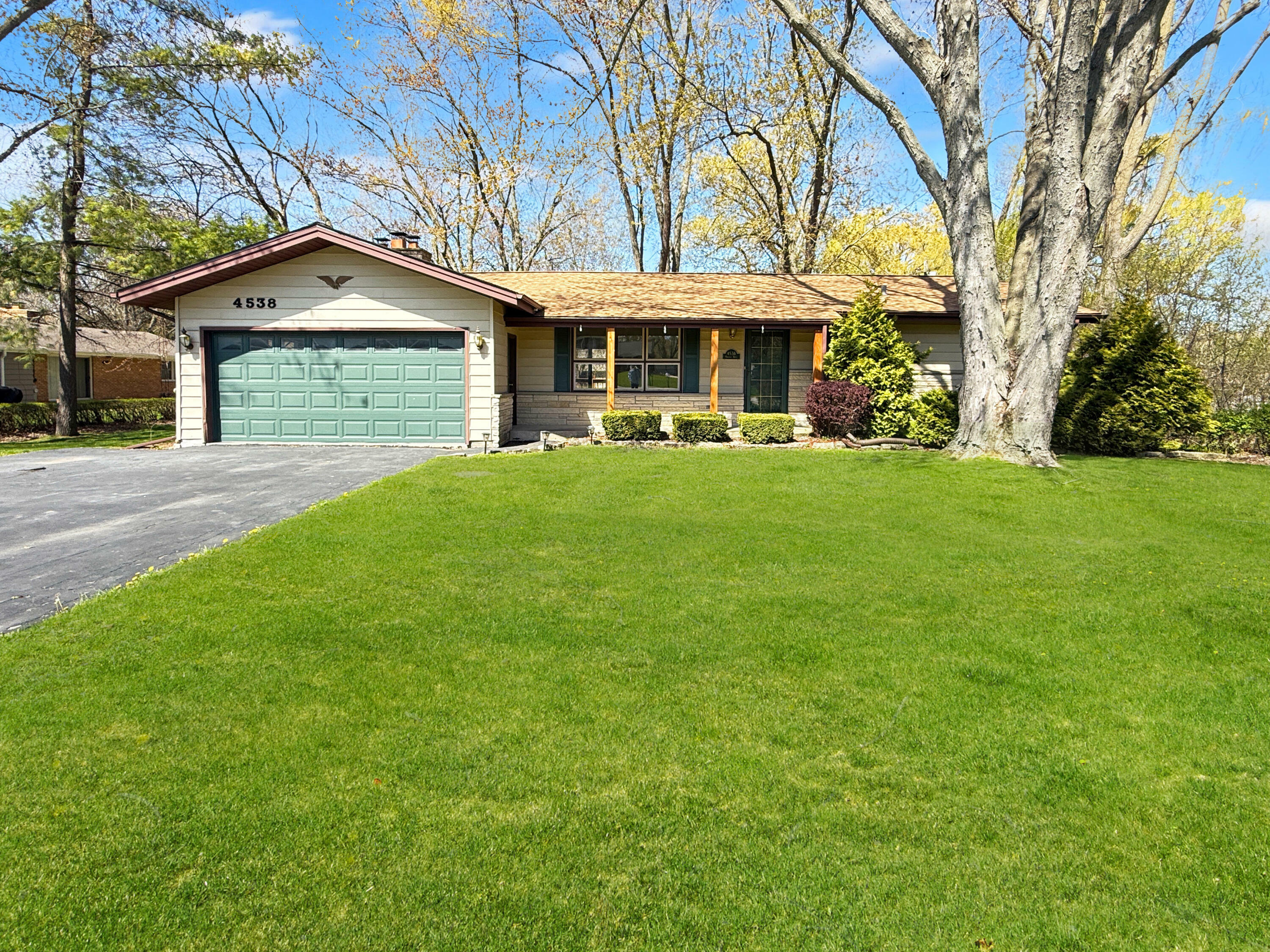 Property Photo: 4538 Oakdale Dr WI 53405