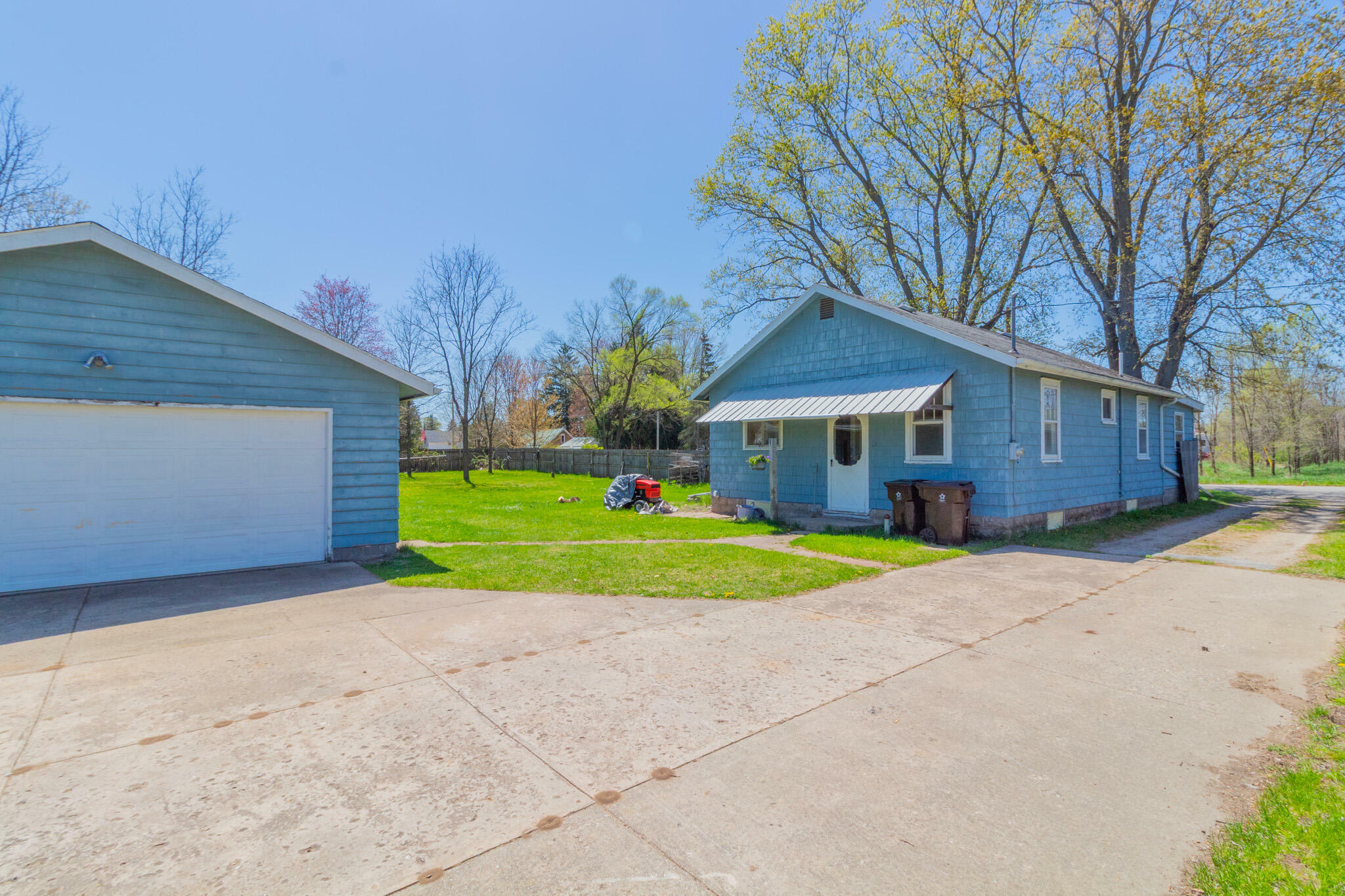 Property Photo: 1030 Bjornson Street MI 49307