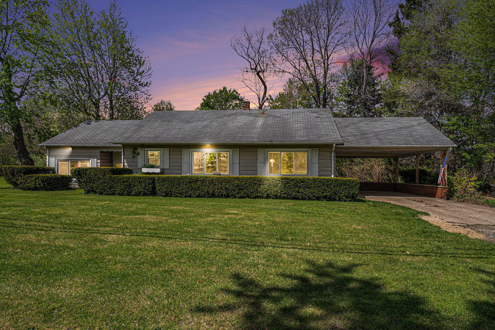 3091 Territorial Road  Benton Harbor MI 49022 photo