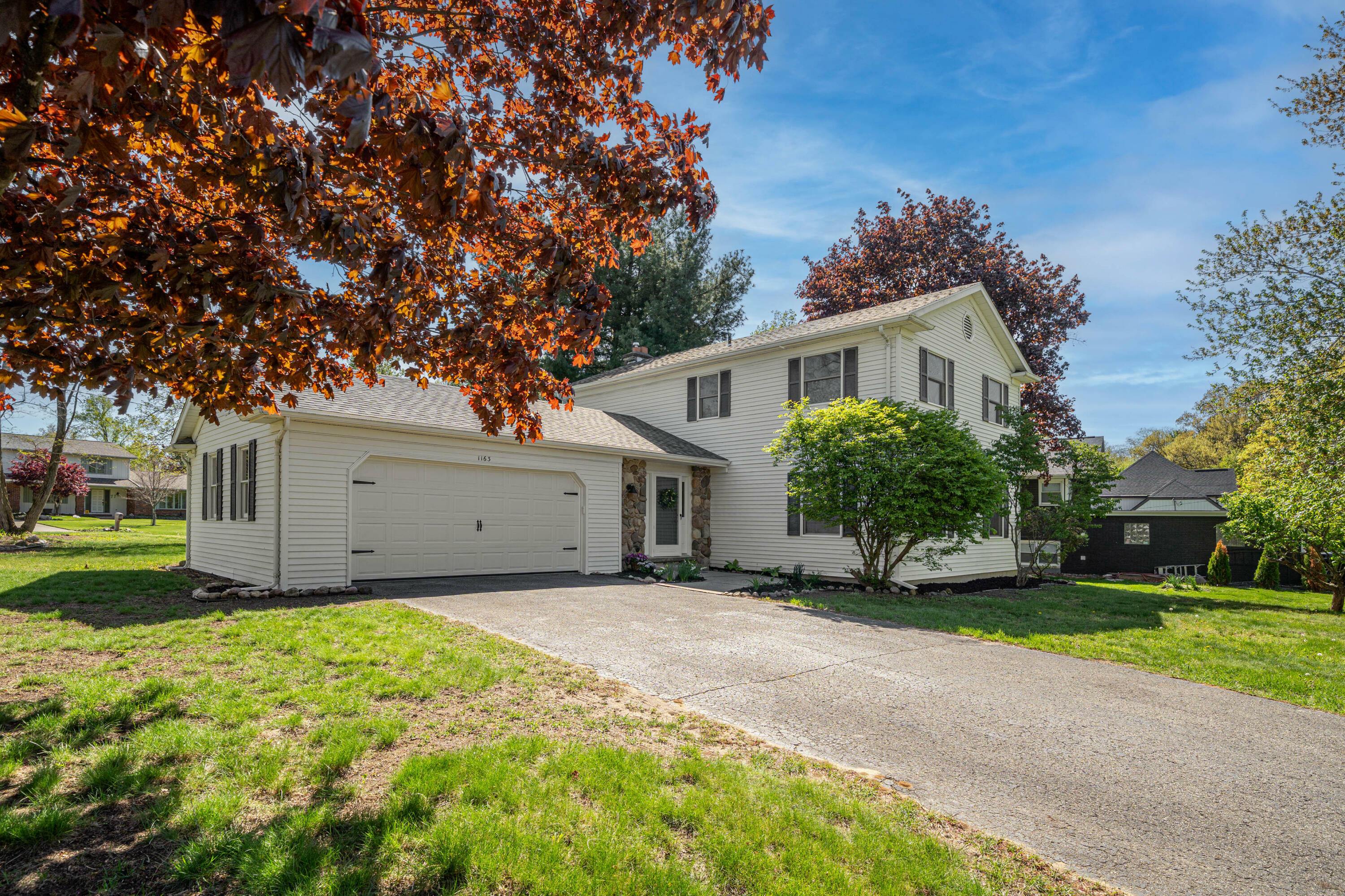 1163 S Lakeside Drive  Battle Creek MI 49015 photo