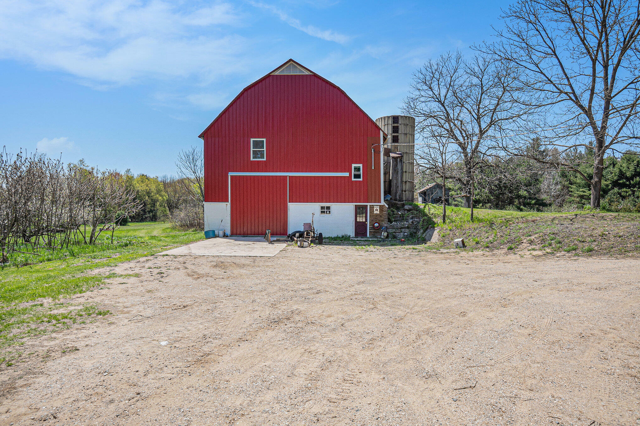 Property Photo: 3771 E Loop Road MI 49421