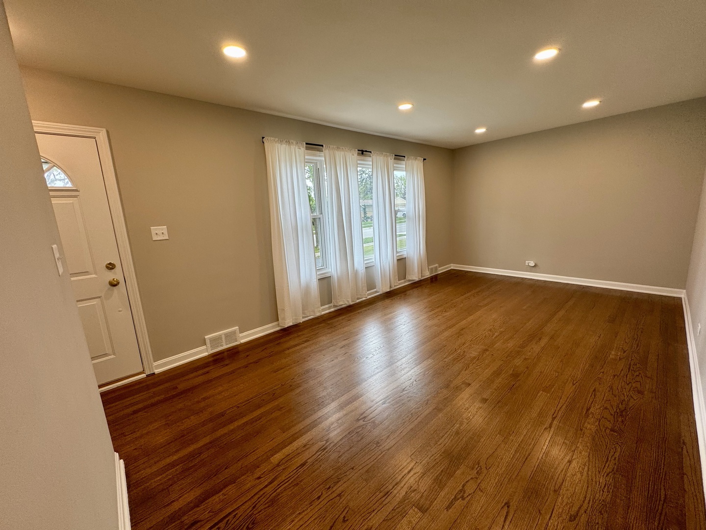 Property Photo:  2122 Mandel Avenue  IL 60154 