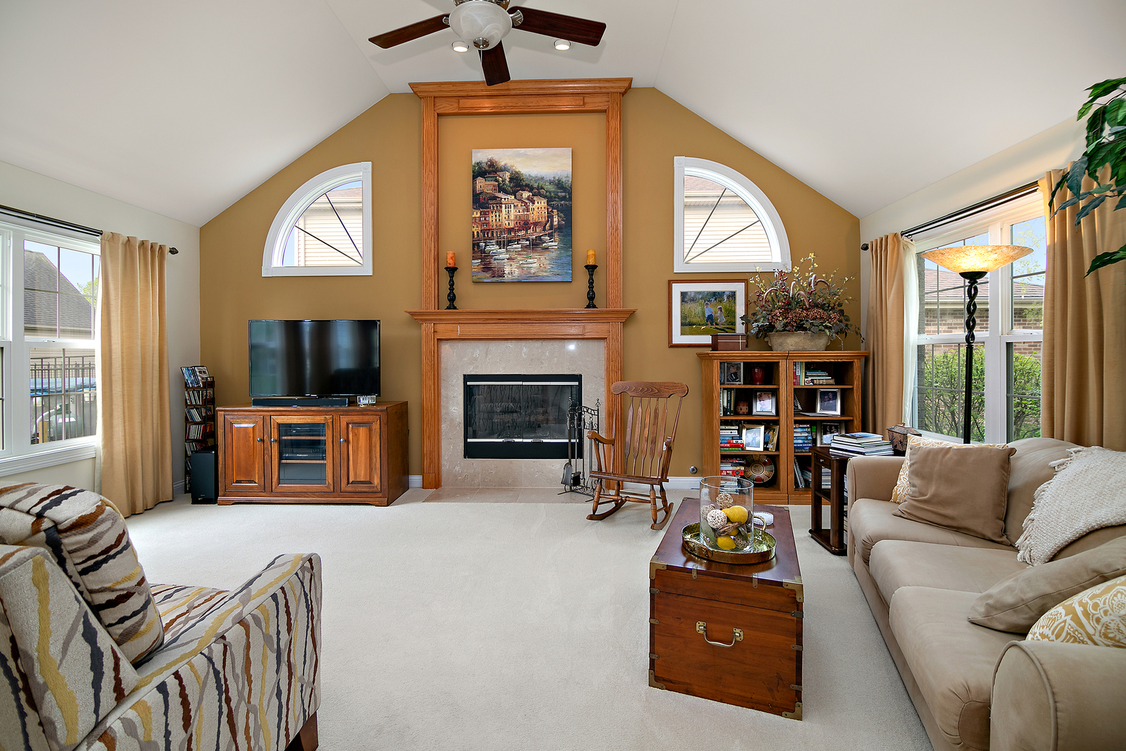 Property Photo: 318 Maple Street IL 60401