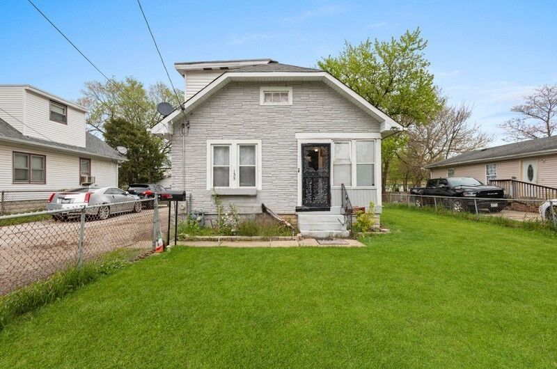 Property Photo: 135 N Calhoun Street IL 60505