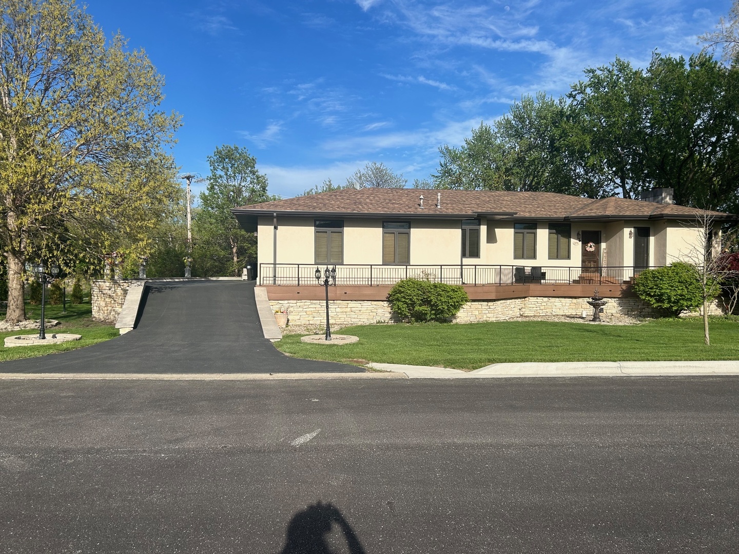 Property Photo: 1S701 Eisenhower Road IL 60181