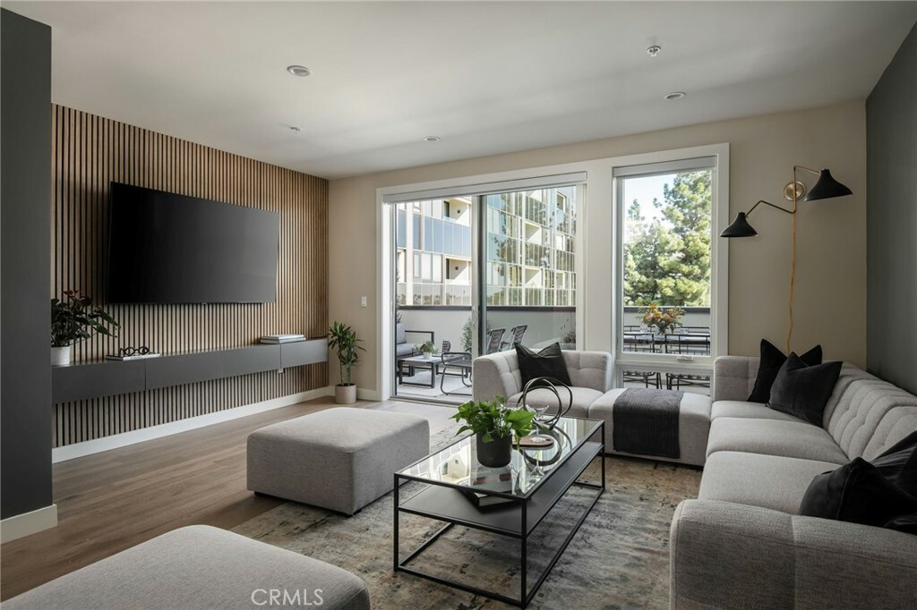 Property Photo: 380 Cordova Street 501 CA 91101