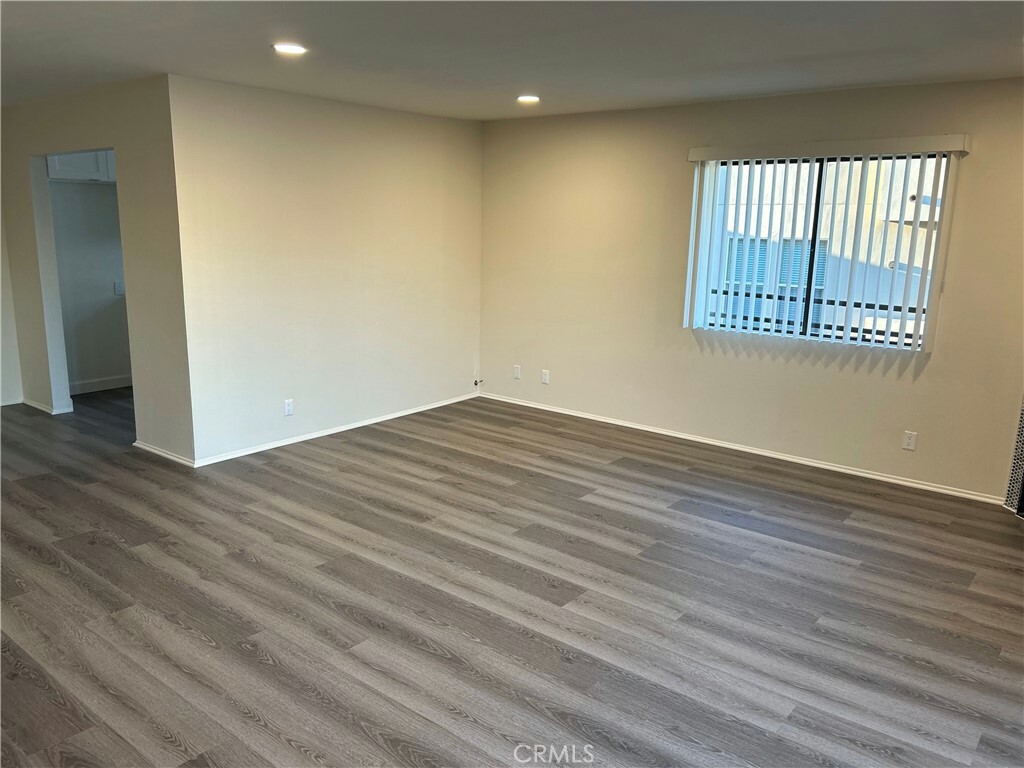 Property Photo: 4717 Ben Avenue 210 CA 91607
