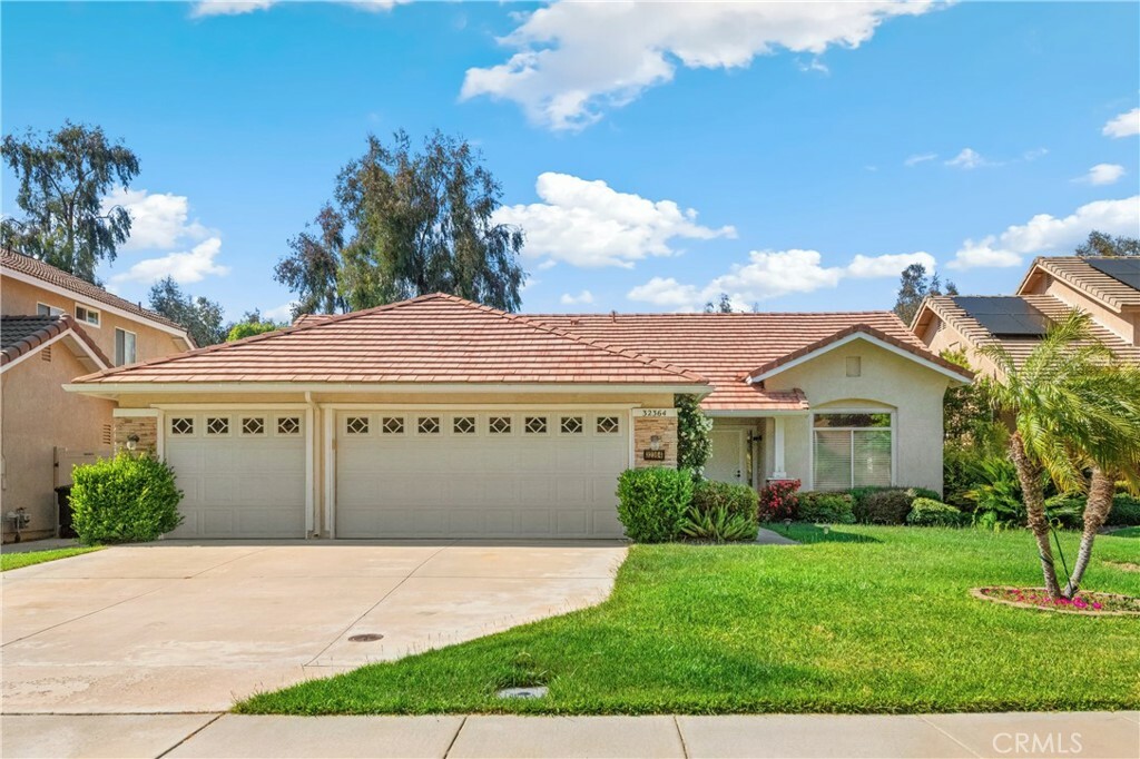 32364 Corte Coronado  Temecula CA 92592 photo