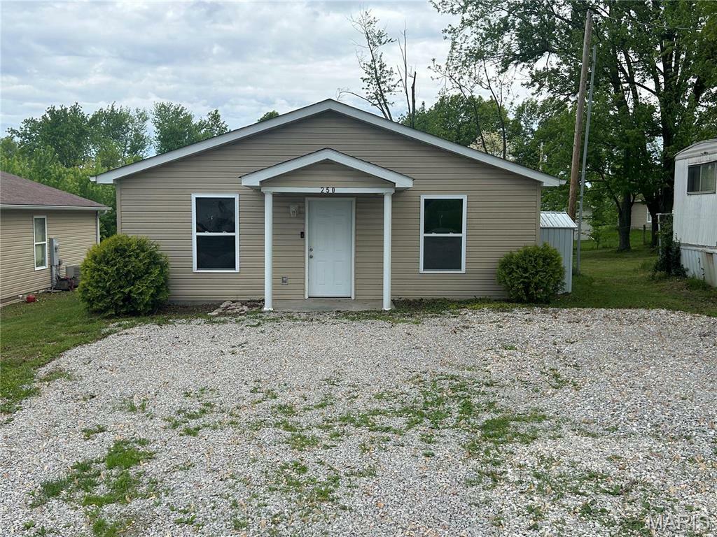 Property Photo: 250 College Cir MO 63344
