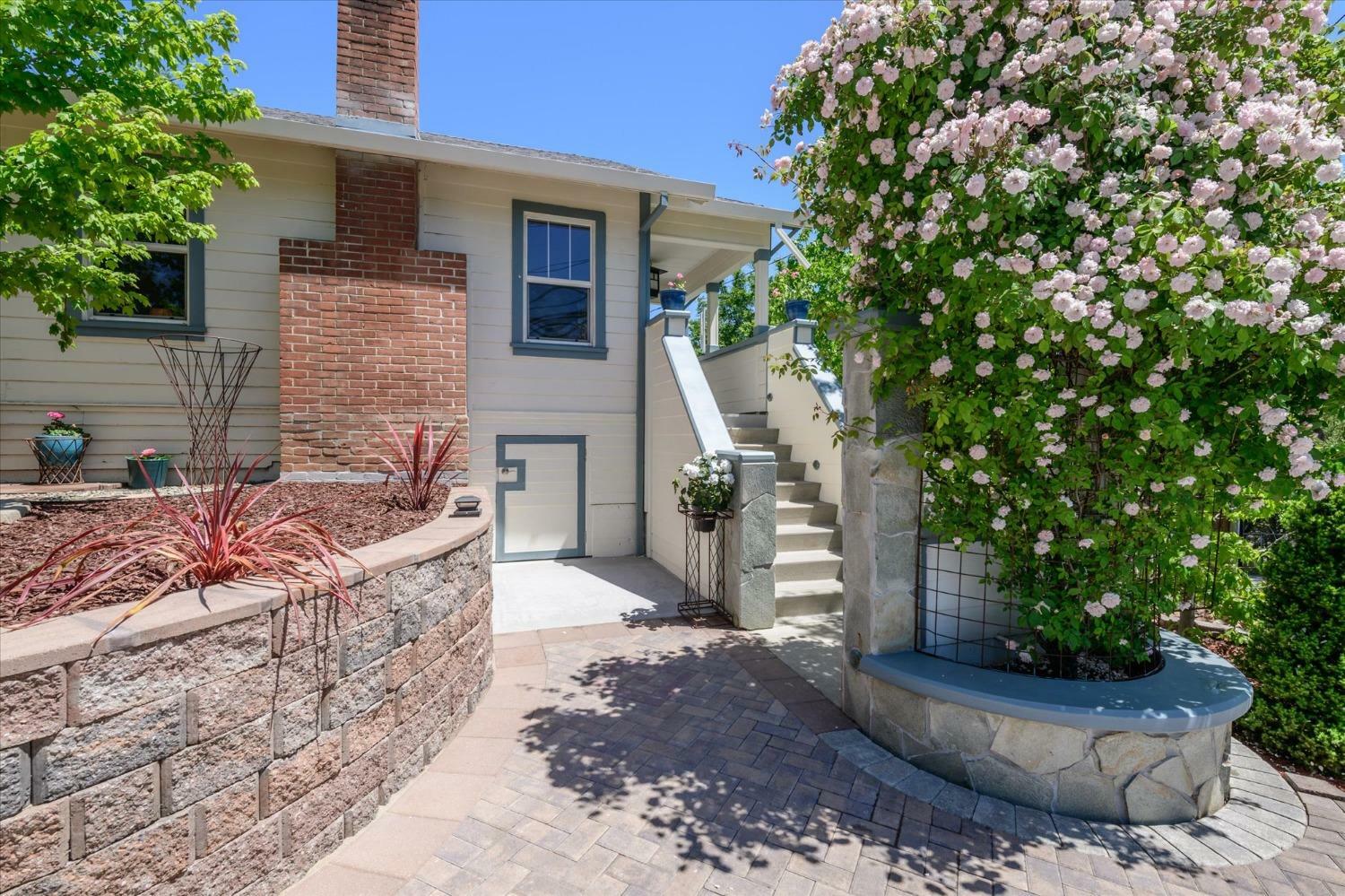 Property Photo: 691 Wentworth Court CA 95667