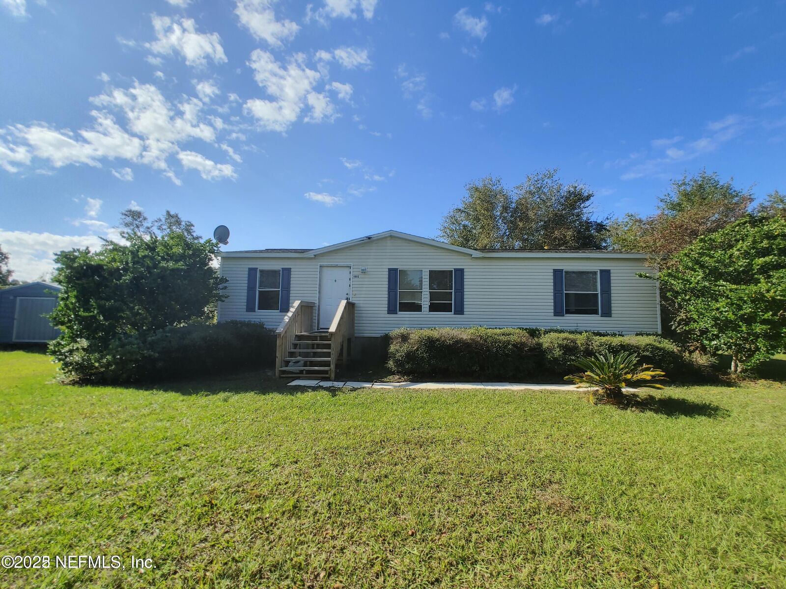 Property Photo: 4685 Eastwood Court FL 32656