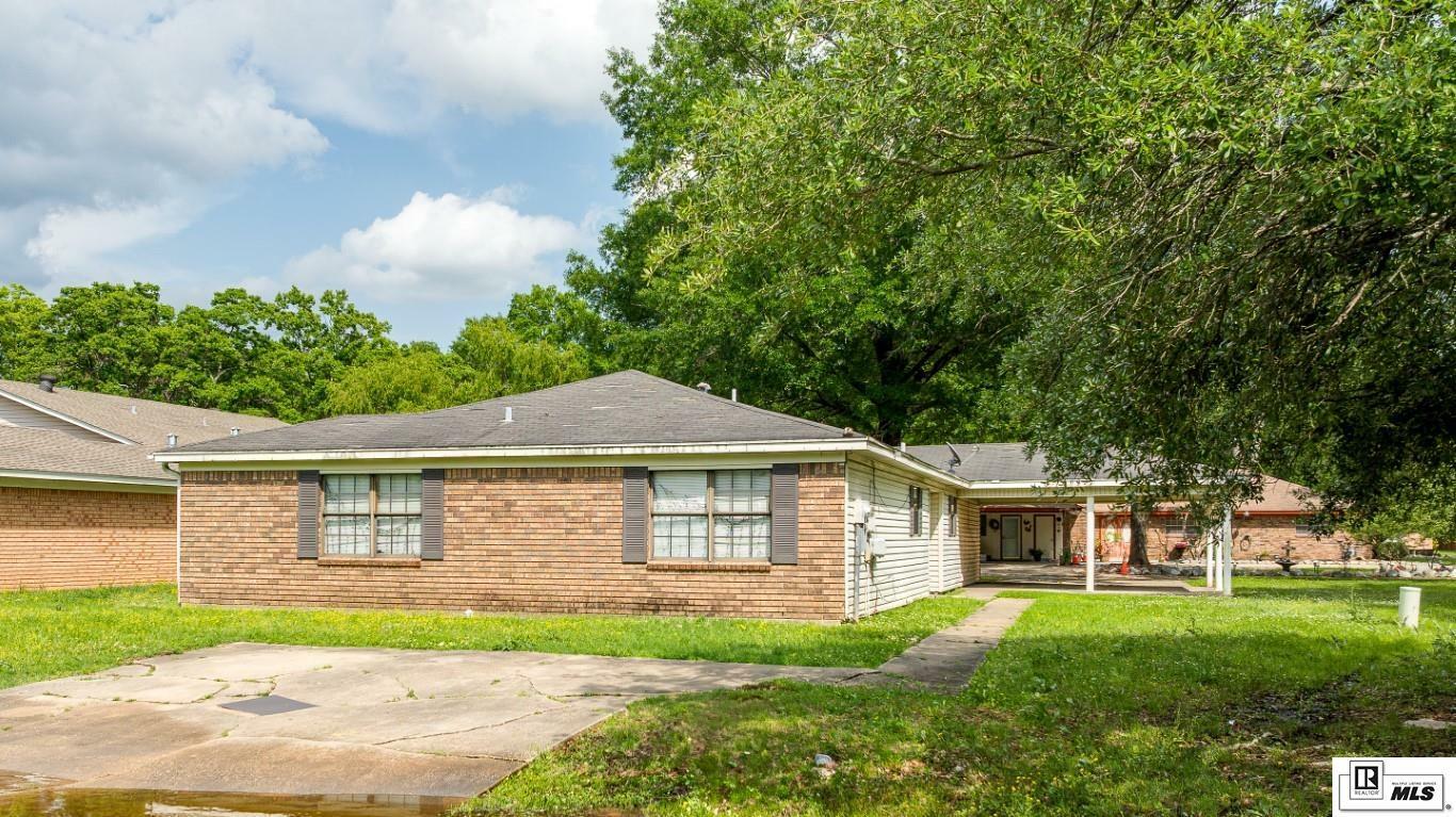 Property Photo: 38 Colonial Drive LA 71203