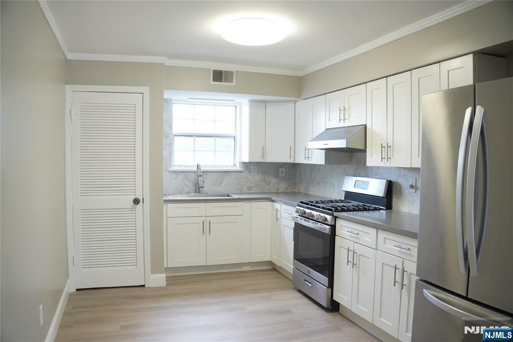 Property Photo: 786-802 Summer Avenue 5B NJ 07104