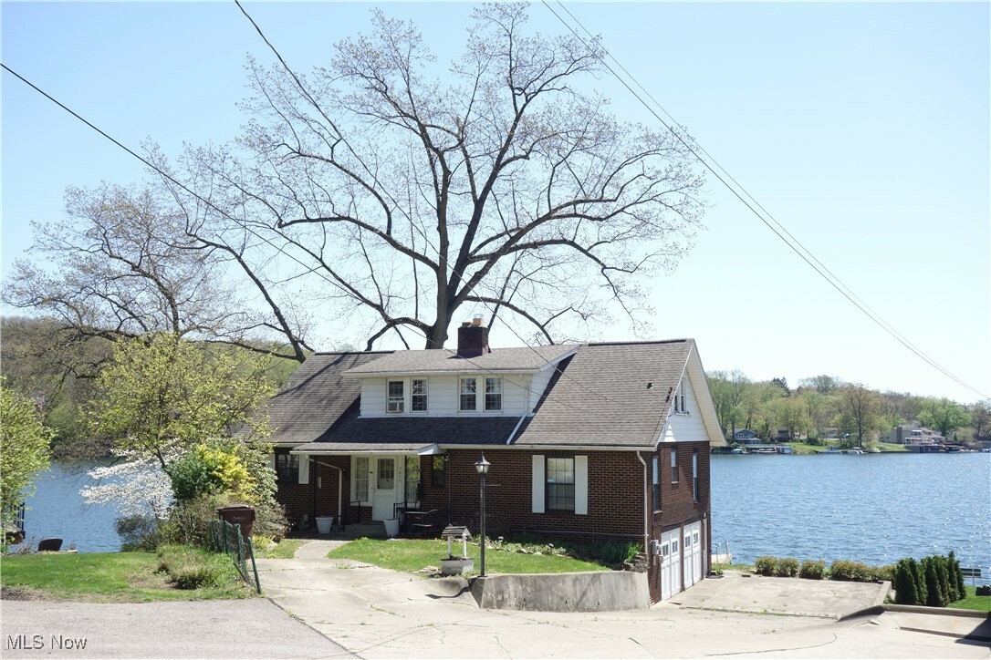 Property Photo: 3873 Roller Avenue OH 44319