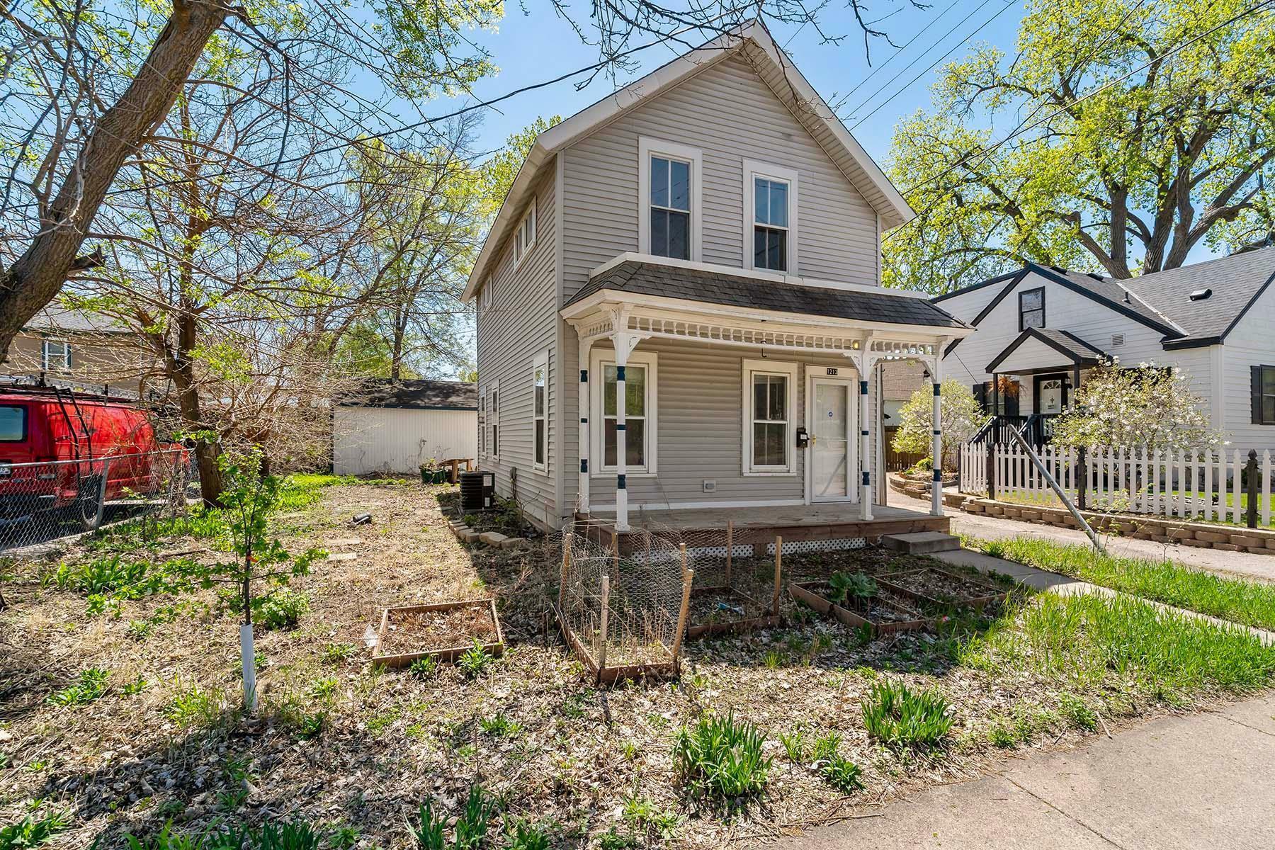 Property Photo: 1213 E 26th Street MN 55404