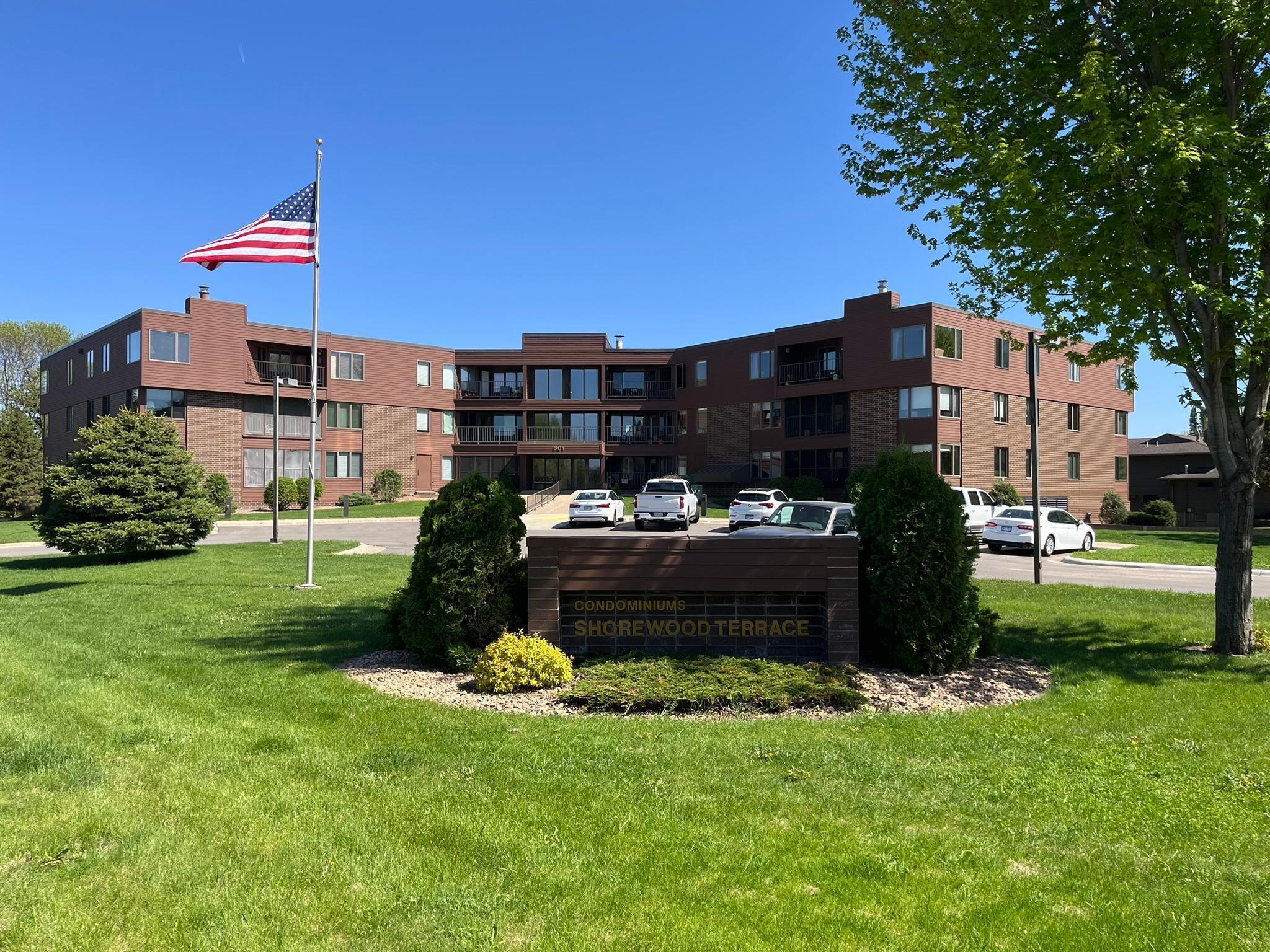 601 Shoreacres Drive 110  Fairmont MN 56031 photo