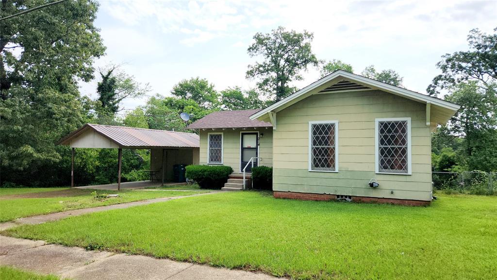 Property Photo: 214 Walnut Street TX 75656