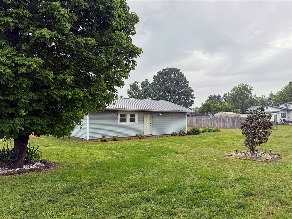 Property Photo: 2920 Oak Street AR 72764