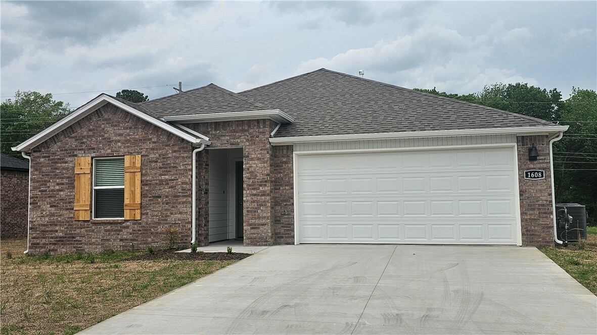 Property Photo: 1675 Ridgeview Drive AR 72762
