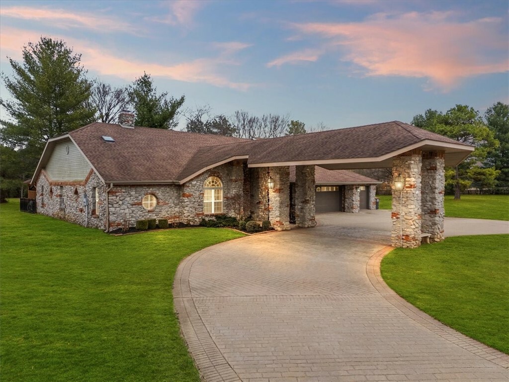 374 Riverlyn  Fayetteville AR 72703 photo