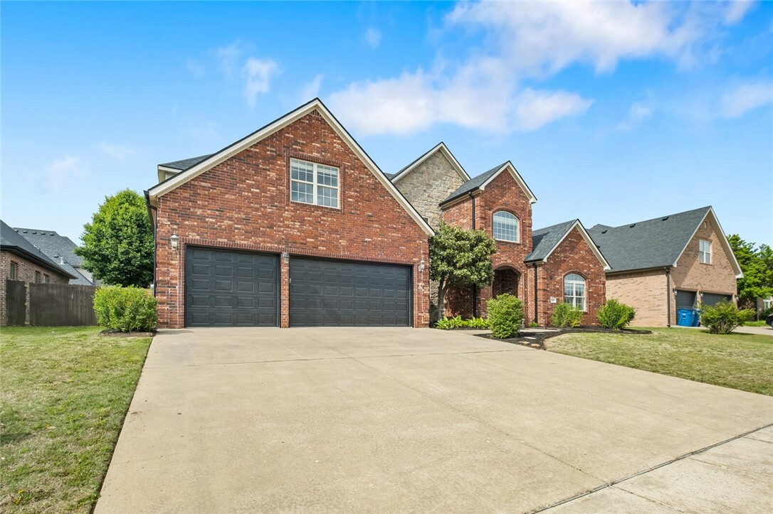 Property Photo: 3907 NE Cadbury Avenue AR 72712