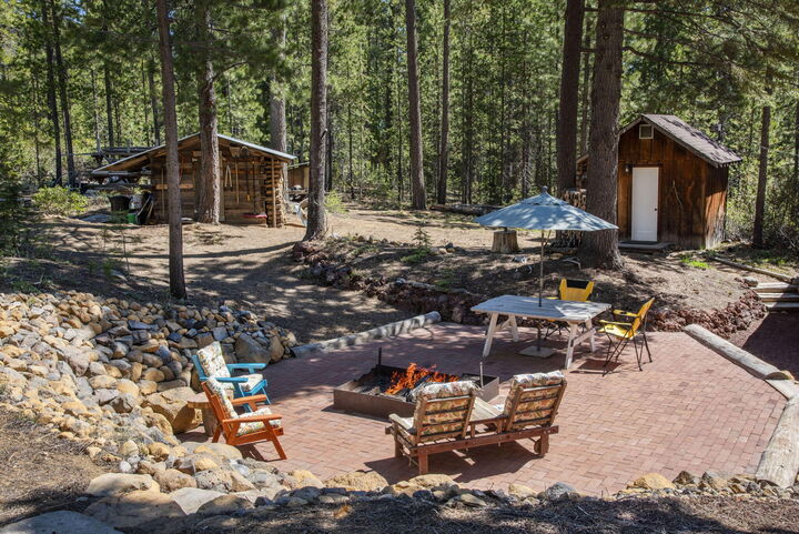Property Photo:  61567 Bearwallow Road  OR 97703 