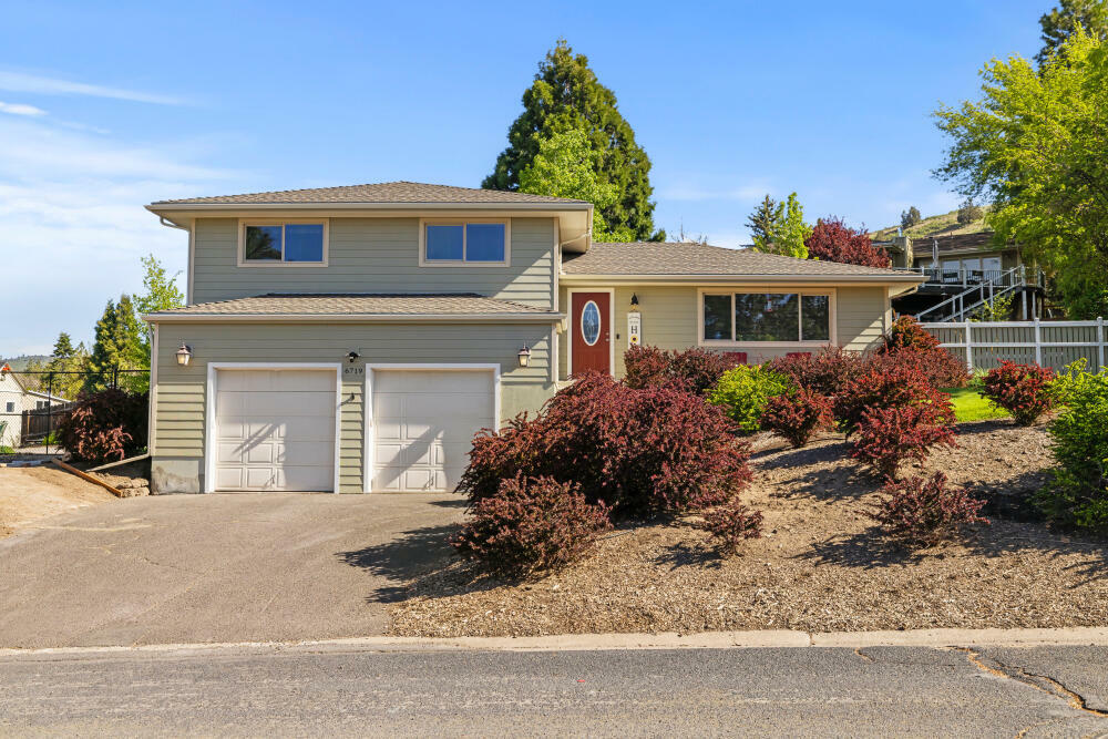 Property Photo: 6719 Cottage Avenue OR 97603