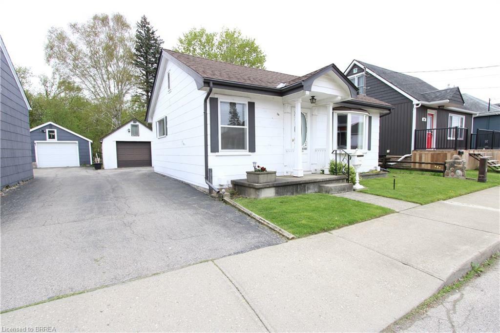 Property Photo: 16 Elliott Avenue ON N3T 1E5