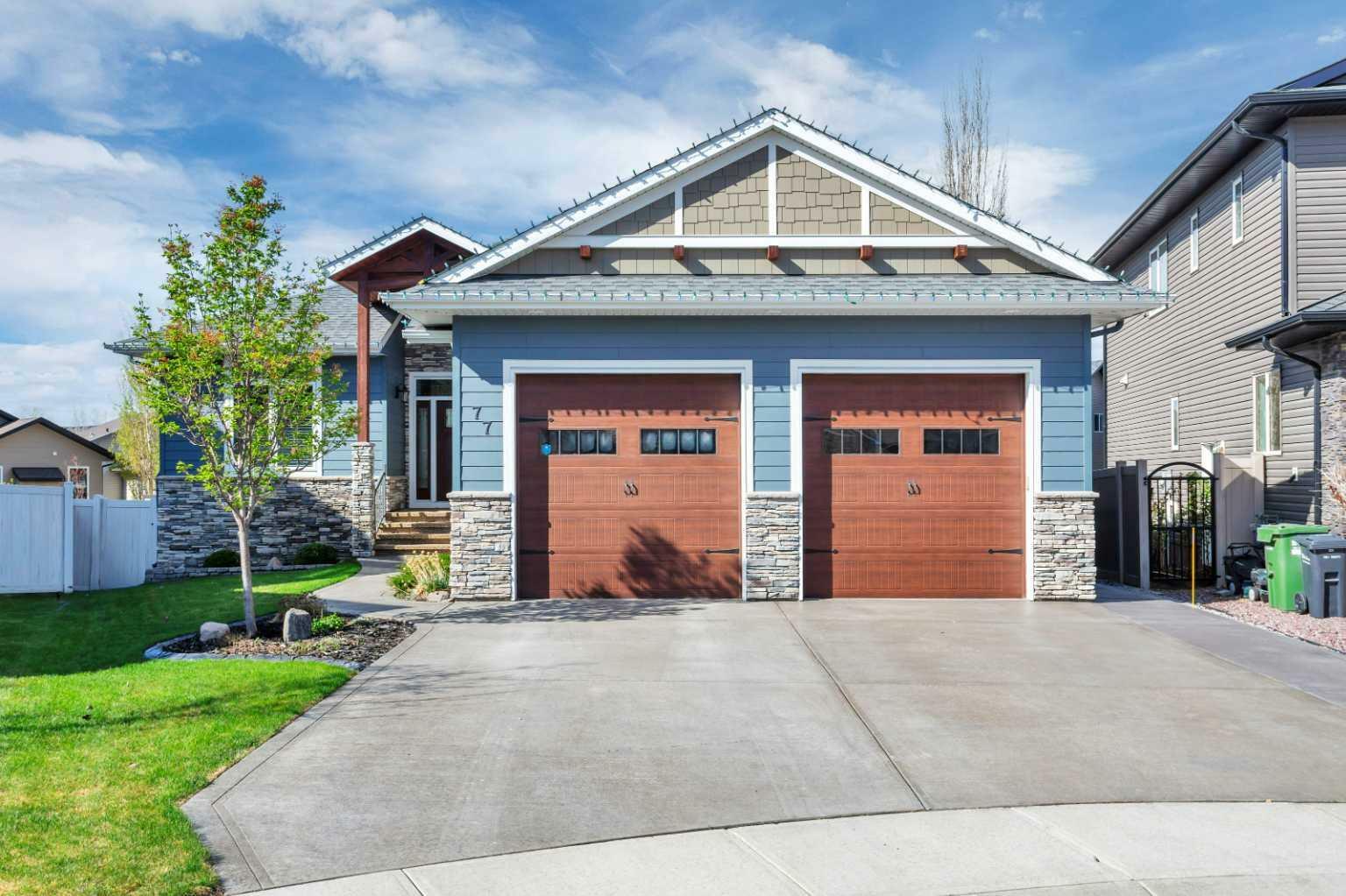 Property Photo: 77 Grove Close AB T4P 0P4