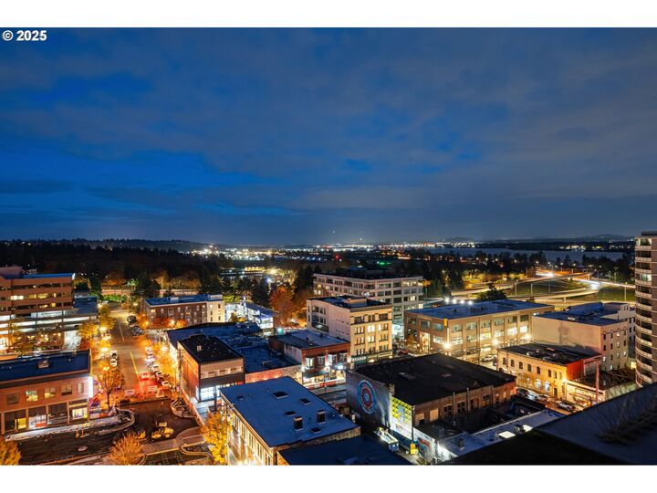 Property Photo:  700 Washington St 1125  WA 98660 