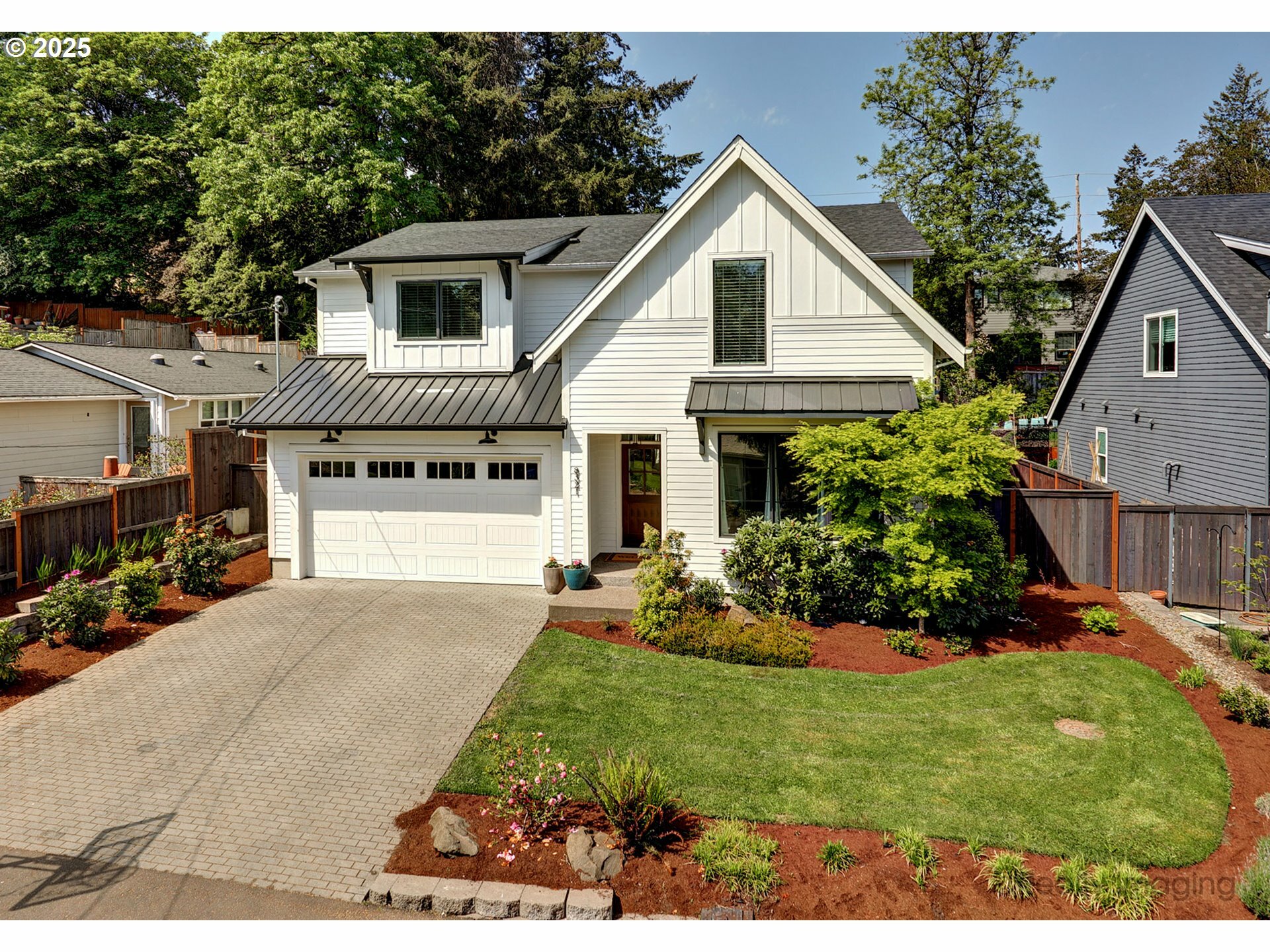 8321 SW 39th Ave  Portland OR 97219 photo