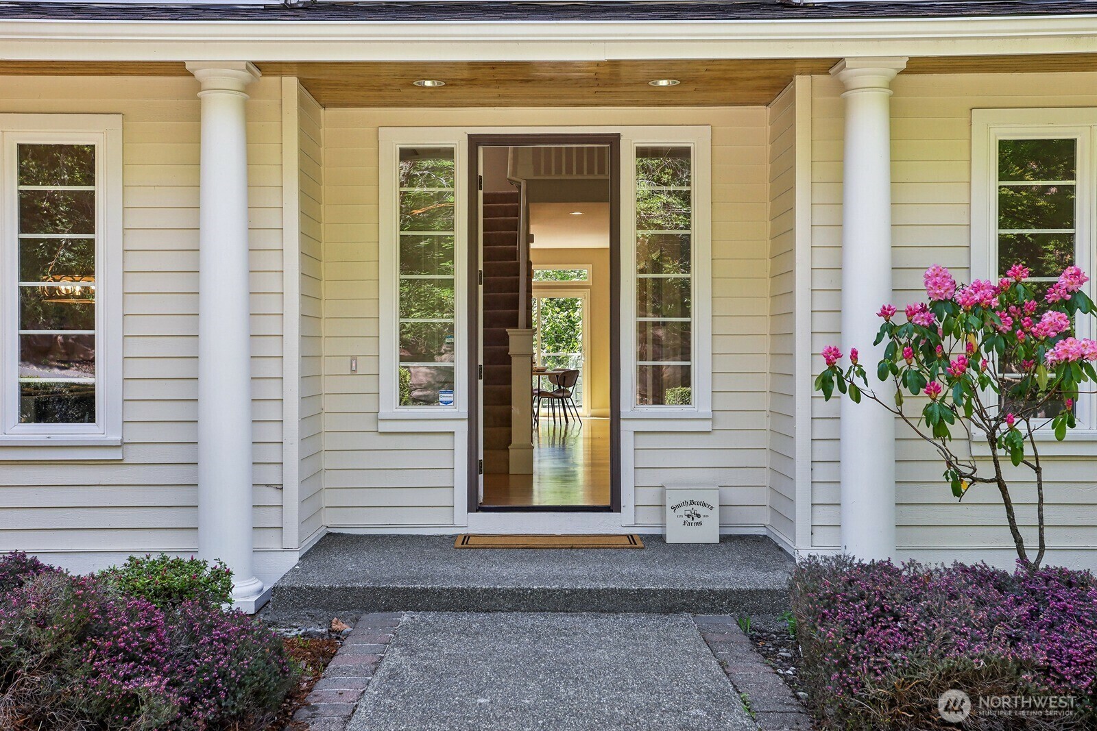 Property Photo: 14555 SE 56th Street WA 98006