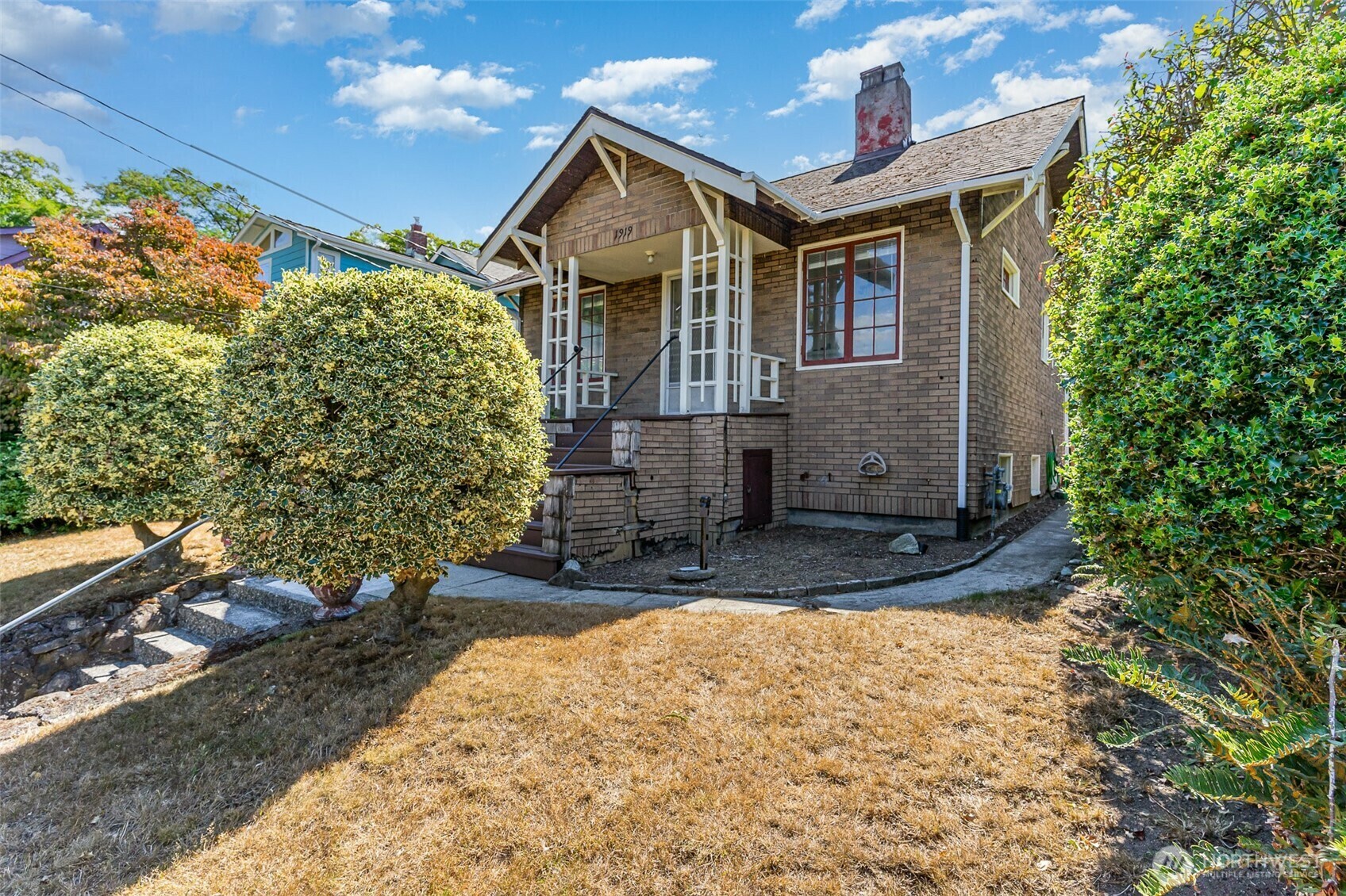 Property Photo: 1919 N 49th Street WA 98103