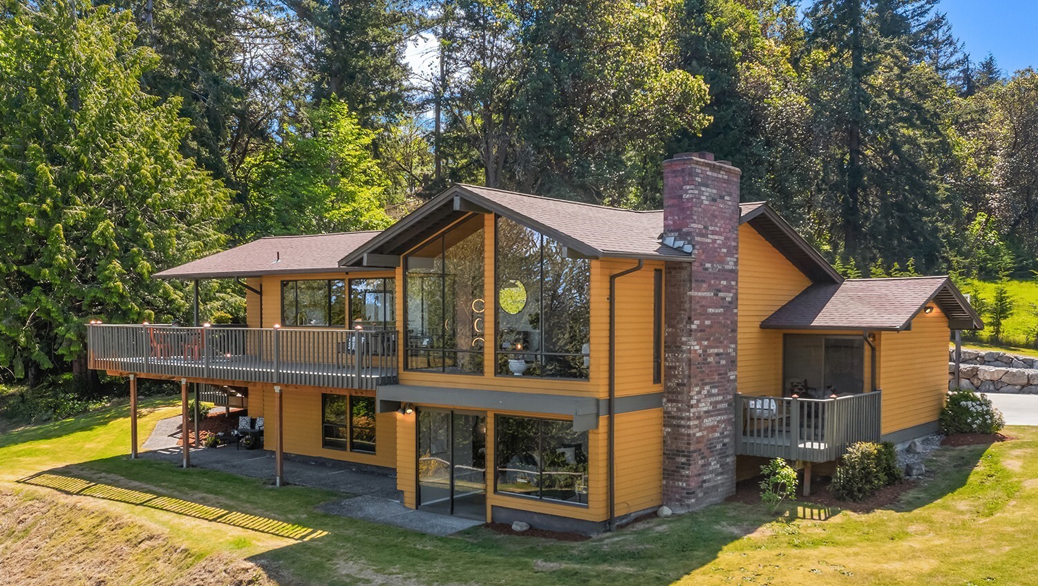 Property Photo: 23322 63rd Avenue SW WA 98070