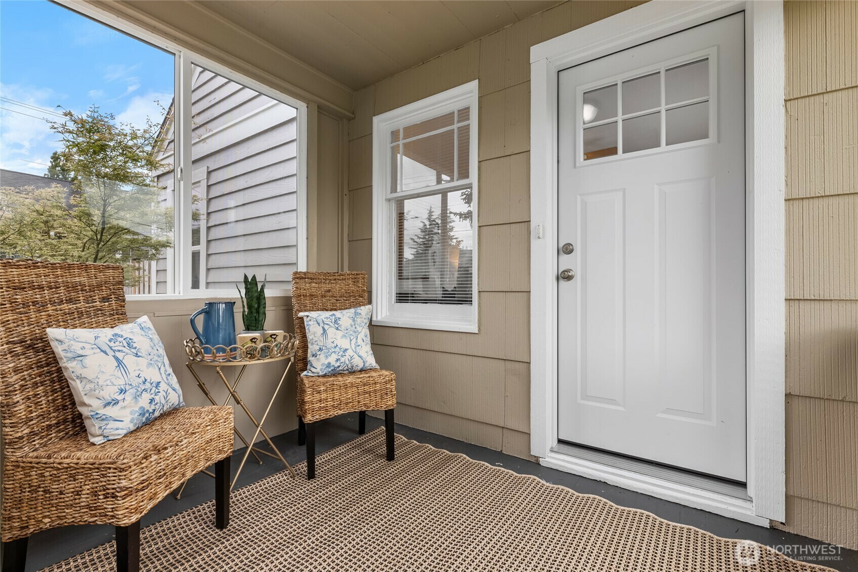 Property Photo:  2127  Wells Street  WA 98022 