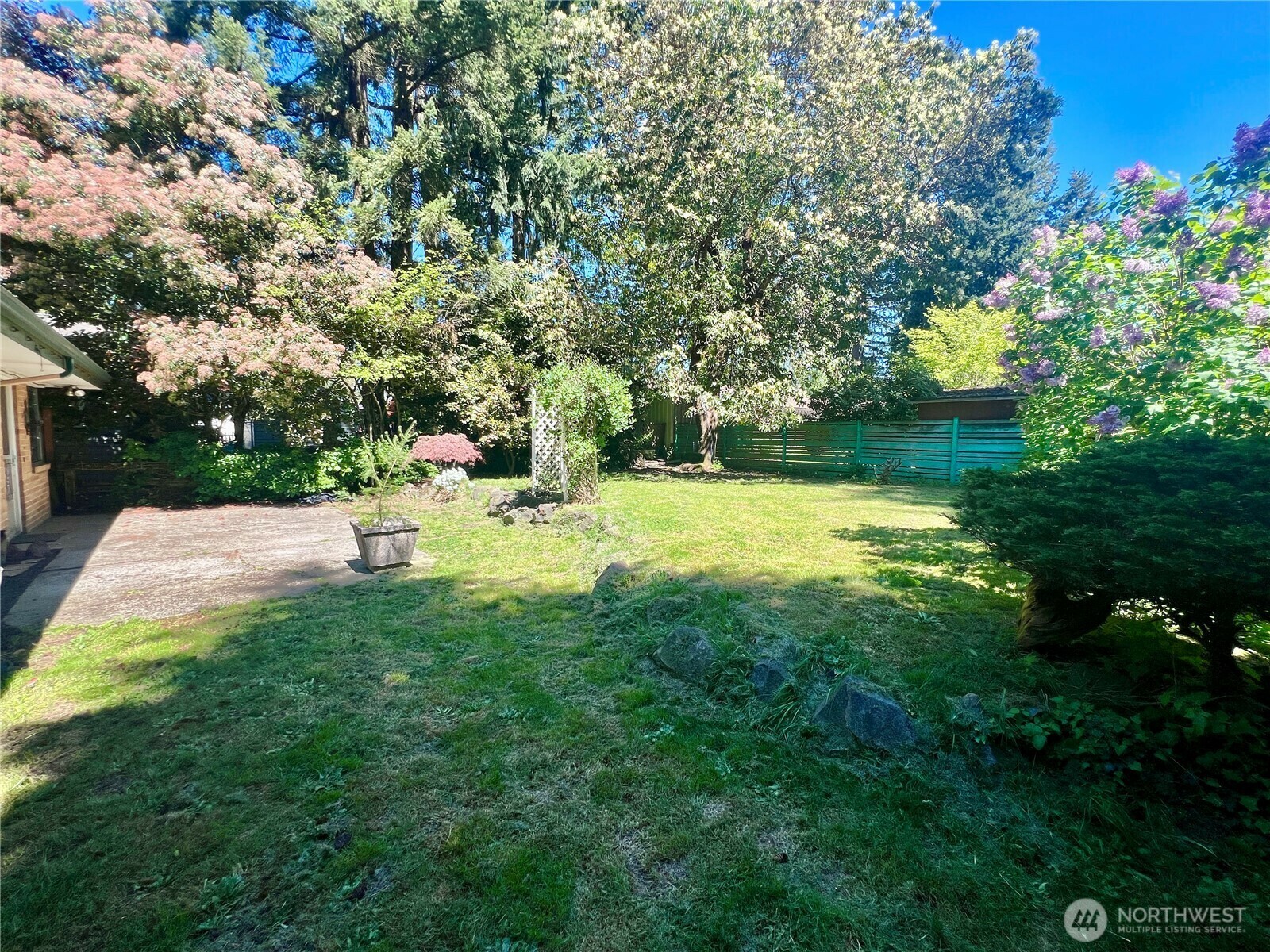 Property Photo: 14052 3rd Avenue NW WA 98117