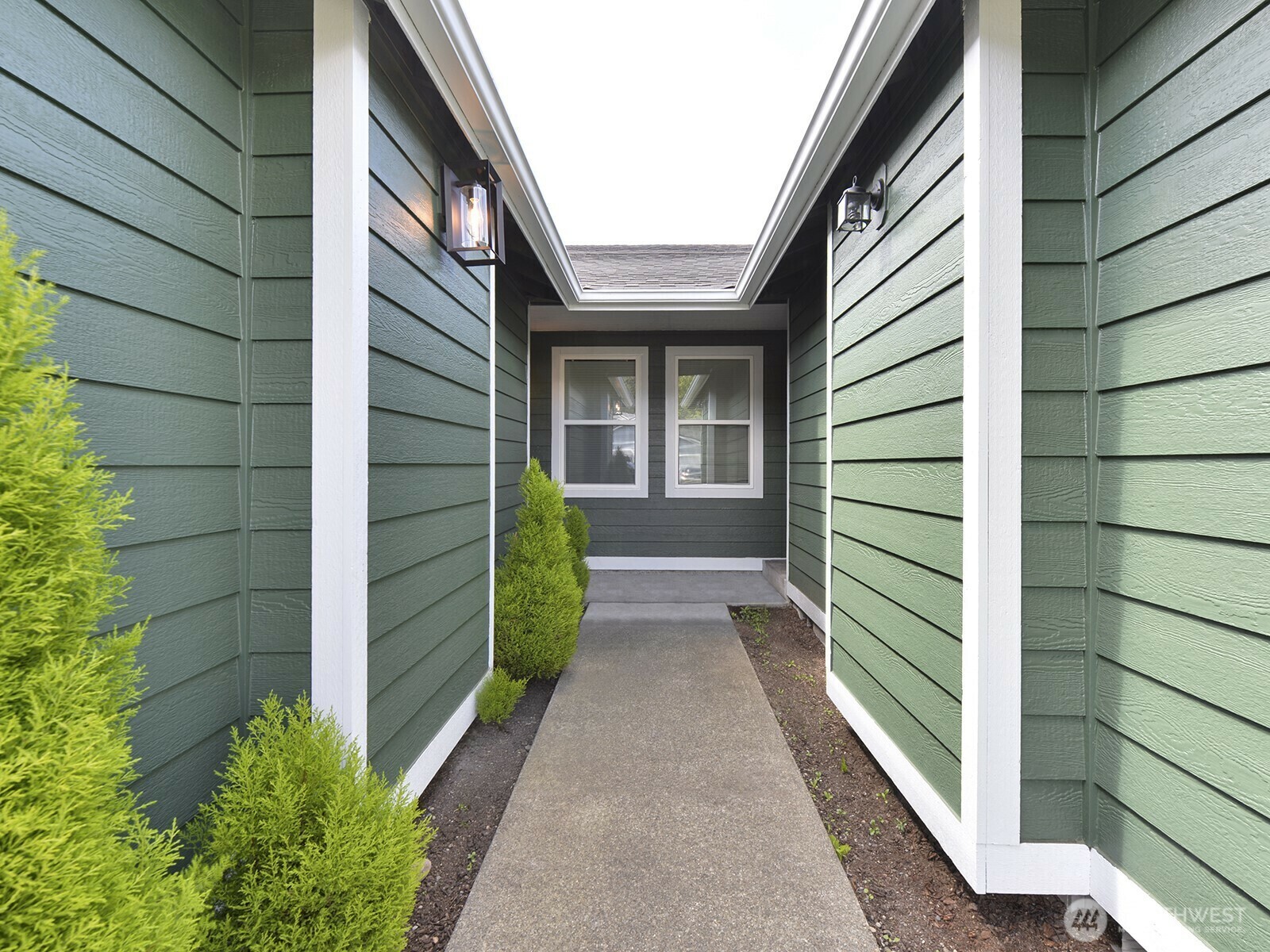 Property Photo: 16312 72nd Avenue E WA 98375