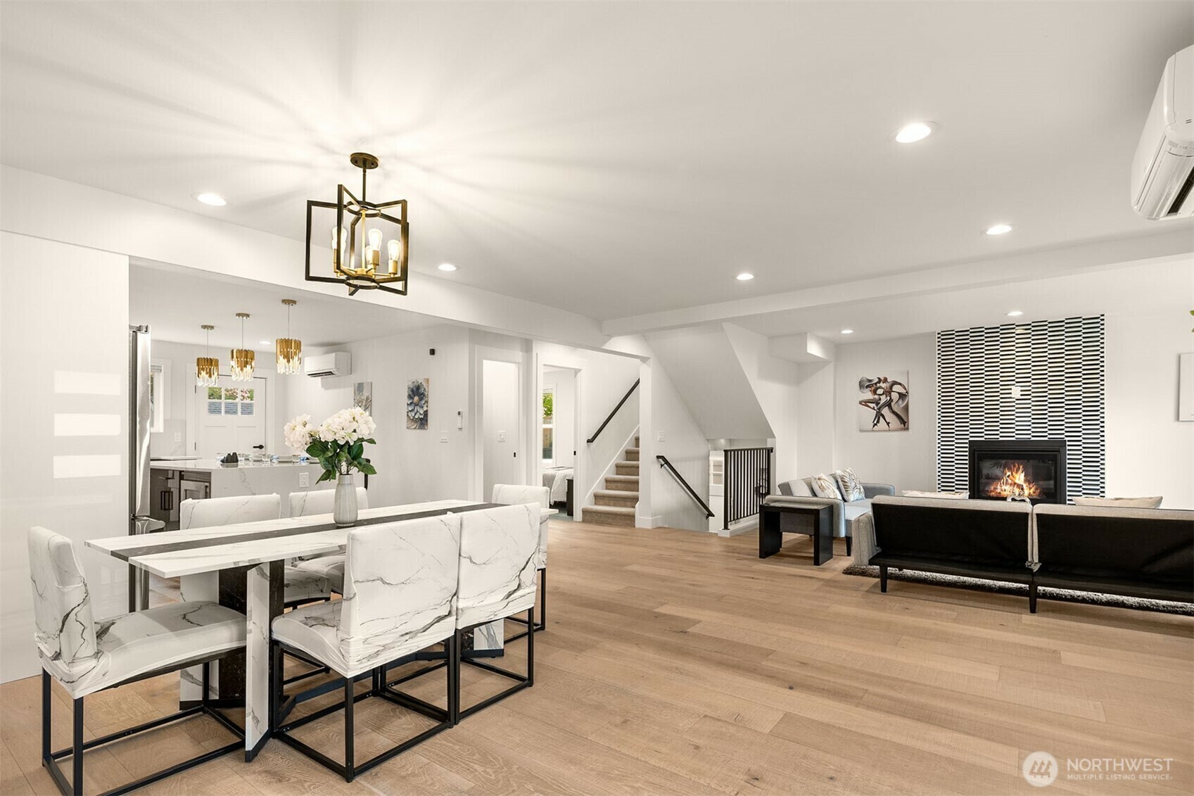 Property Photo: 4326 NE 44th Street WA 98105