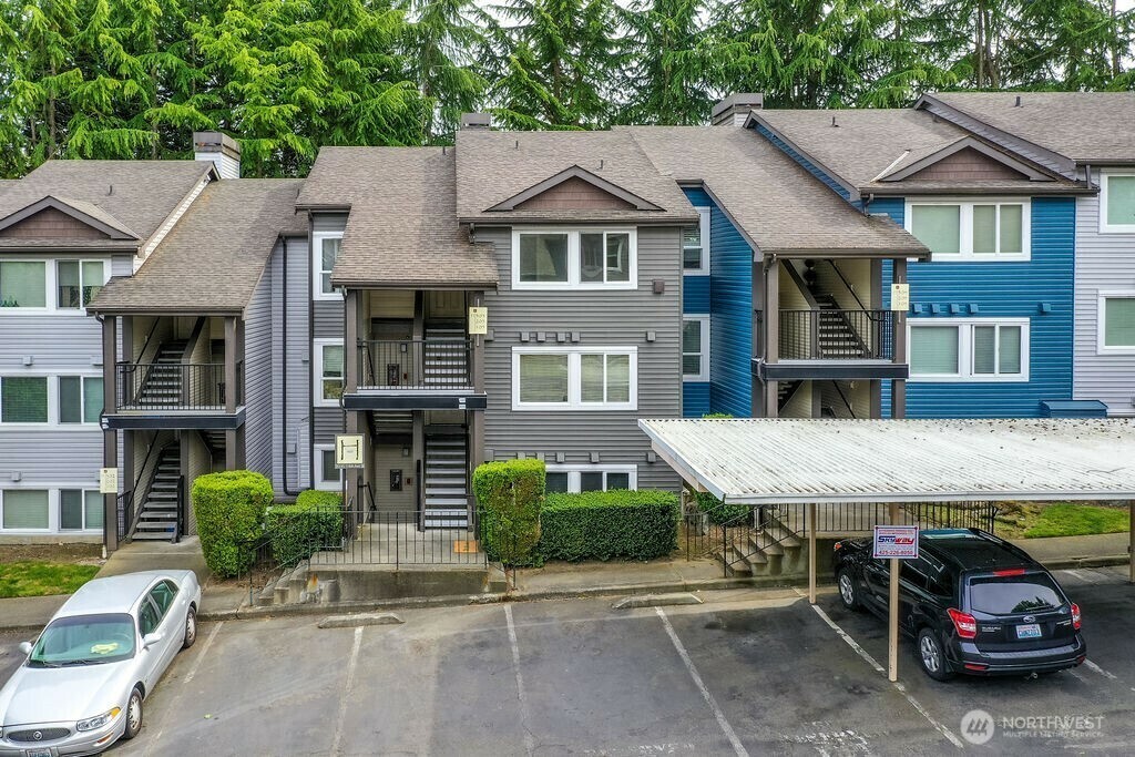 Property Photo: 26335 116th Avenue SE H303 WA 98030